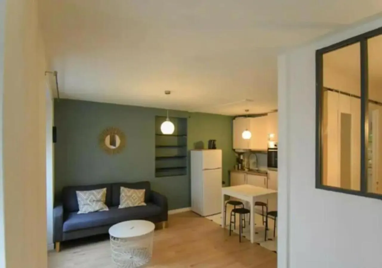 Lovely Flat Canal St Martin location
